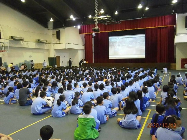 警走入校園宣導過馬路安全須知 | 文章內置圖片