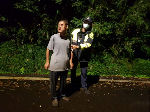 男子午夜山區迷走 竹子湖警巡邏發現助團圓 | 文章內置圖片