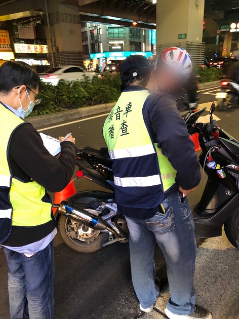 中和环警联稽 加强取缔夜间噪音车 | 文章内置图片