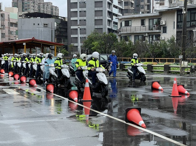 警办安全驾驶训练 强化防御驾驶观念 | 文章内置图片