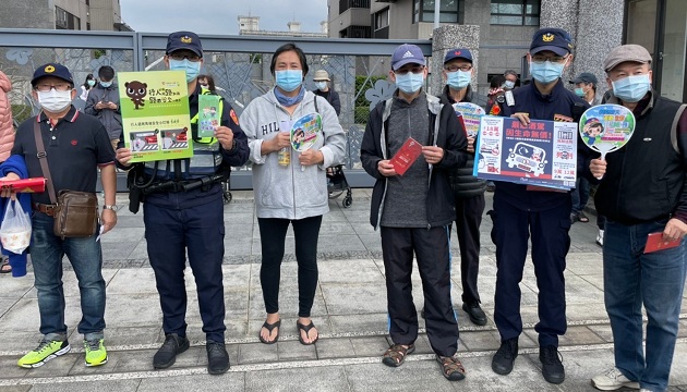 新店警社區交安宣導，春節安心出遊沒煩惱