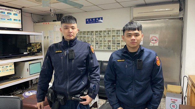 男子駕車突心臟疼痛，員警機警協助送醫救一命 | 文章內置圖片