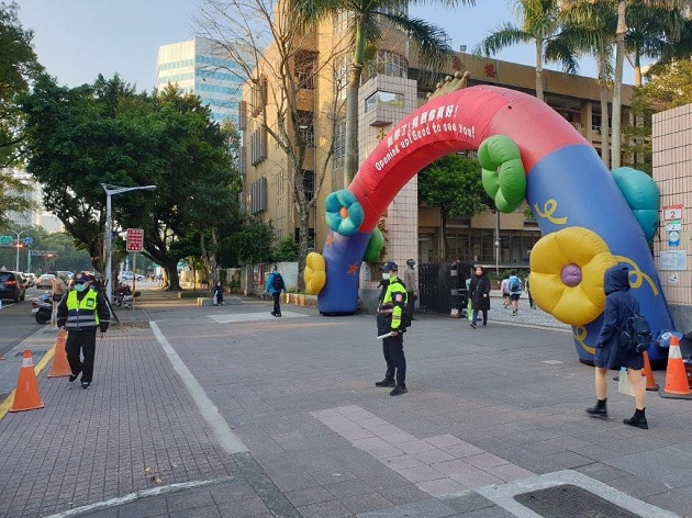 开学了！松山警分局交通疏导护学童 | 文章内置图片