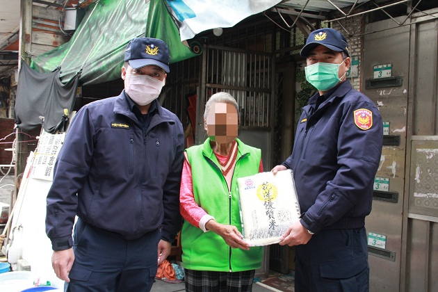 关怀弱势不间断 淡水警乐当爱心桥梁 | 文章内置图片