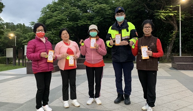 内湖警贴心守护银髮族，行人安全撇步报你知