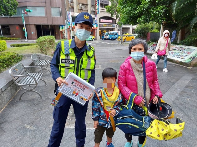 守护你我孩子平安归 万华分局提醒：行人优先 | 文章内置图片