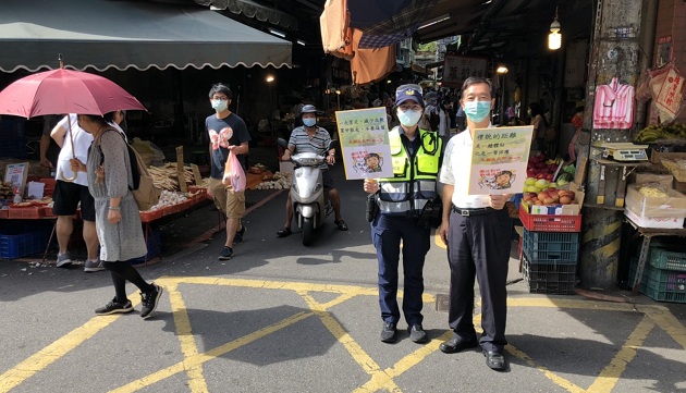 市场实施分流採买措施 文一警唿吁市民配合管制