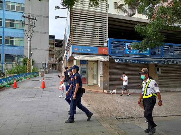 「微解封」在即！淡水警偕同高滩处金色水岸稽查劝导围堵防疫破口 | 文章内置图片