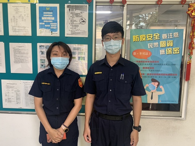 天雨路滑老翁提重物跌坐路邊 內湖暖警關懷助返家 | 文章內置圖片