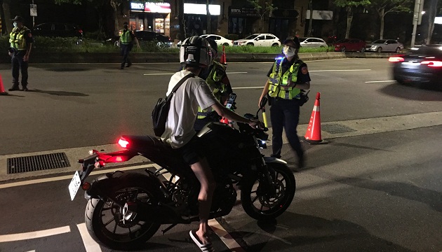 内湖警施铁腕防制危险驾驶及改装车噪音