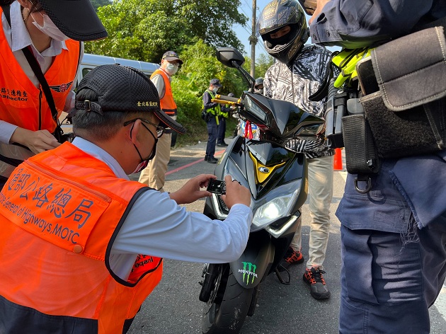 「监环警」北宜公路联合稽查 新店警持续强力取缔超速及噪音车 | 文章内置图片