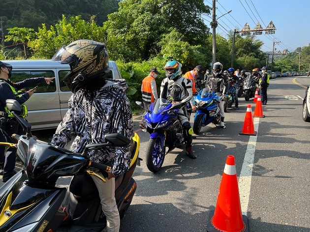 「监环警」北宜公路联合稽查 新店警持续强力取缔超速及噪音车 | 文章内置图片