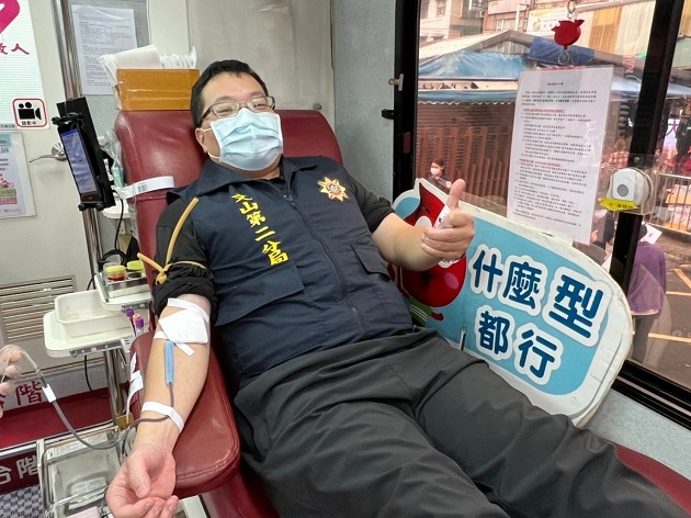 響應血荒 文二警挽袖捐血及交安犯罪預防 | 文章內置圖片