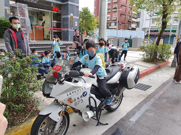 开放学生参访派出所 增进治安多元扎根 | 文章内置图片