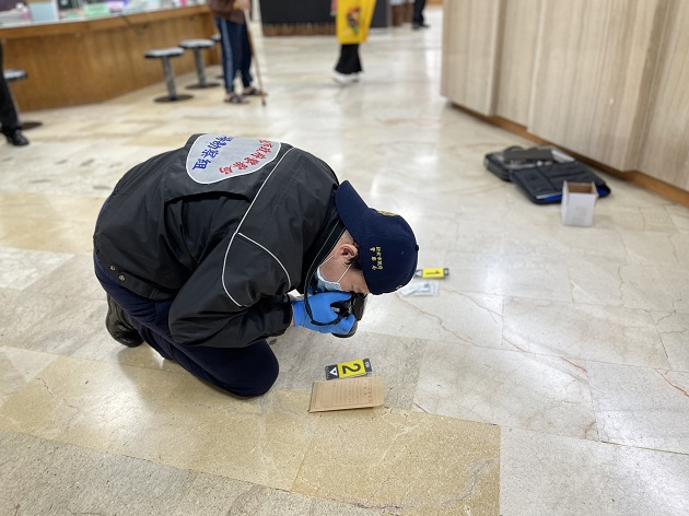 淡水警防搶演練逼真 與行員共同守護民眾財產安心好過年 | 文章內置圖片