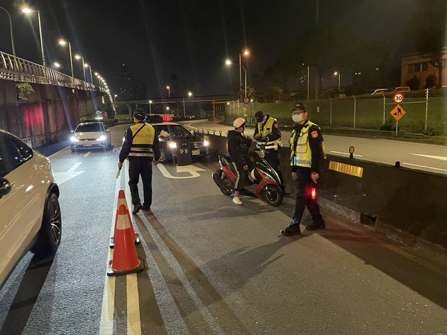 加強機車及電動自行車事故肇因防制 板橋警連續15天強力大執法 | 文章內置圖片