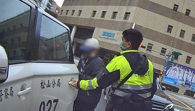 月圆人团圆!失踪身障女北上追星迷途 松山警元宵节前寻获助返家