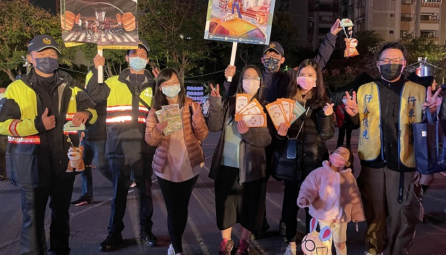 2022臺北燈節  士林交通安全宣導「虎哩安全過馬路」