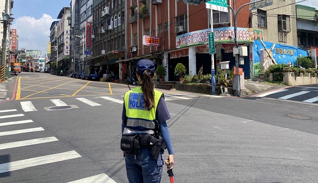 万安管制变空城 女警直唿好震惊