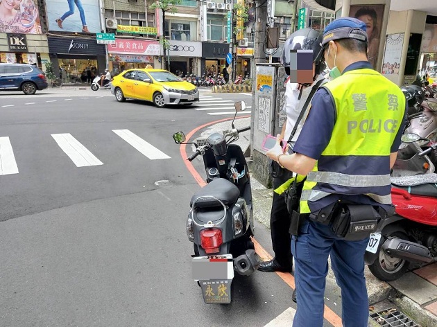 新北警执行「路口不停让行人大执法」展现成果 取缔不停让行人违规件数达去年3倍