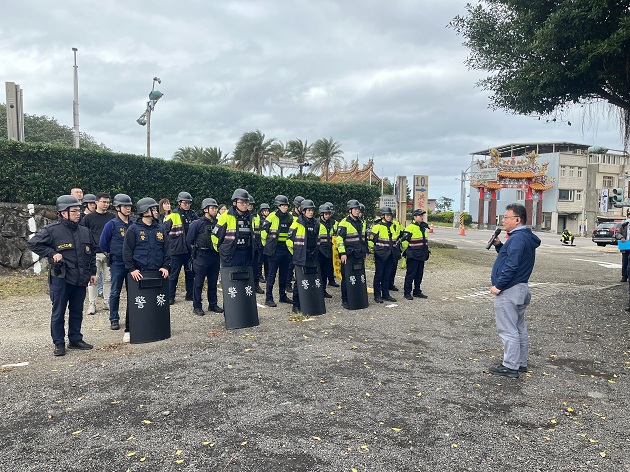 年關將至 淡水警防搶演練 強化行員危機意識