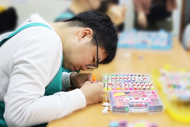 憨寶貝藝術培力啟動公益創新 化被動為主動，畫出自立的未來 | 文章內置圖片