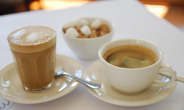 黑咖啡護心肝 加牛奶抵鈣質流失
