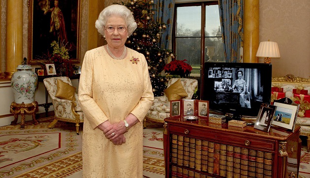 伊莉莎白女王在位 歷經12位首相