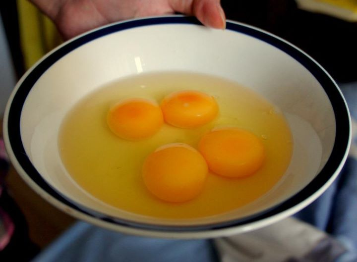 雙蛋黃不驚奇 蛋中蛋才吸睛! | 文章內置圖片